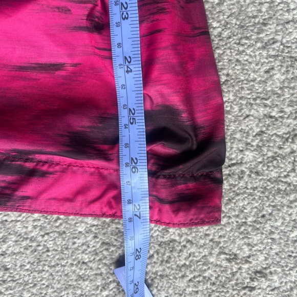 Women’s Lululemon Rain For Daze Jacket | Size 10 - Picture 13 of 14